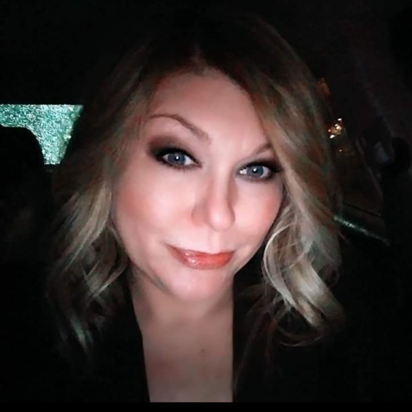 MEET YOUR POSHER - Picture 2 of 2